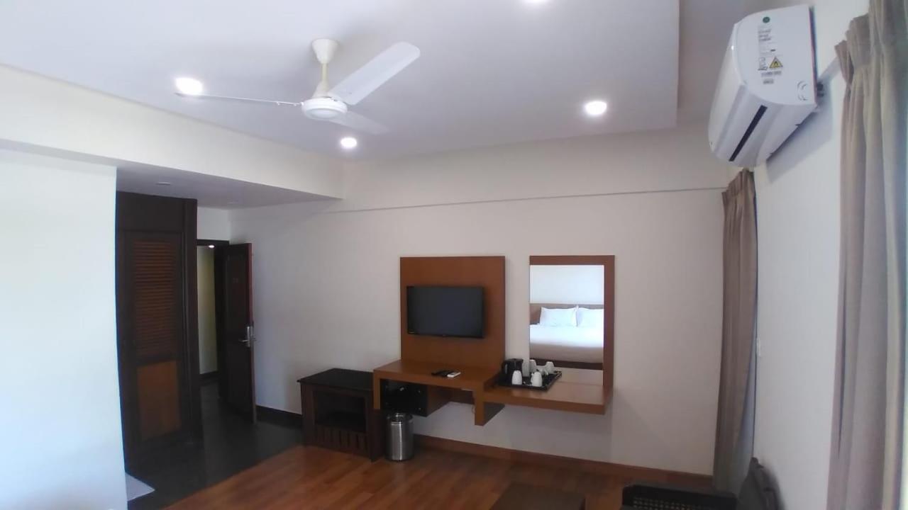Hotel Malabar Residency à Kannur Extérieur photo